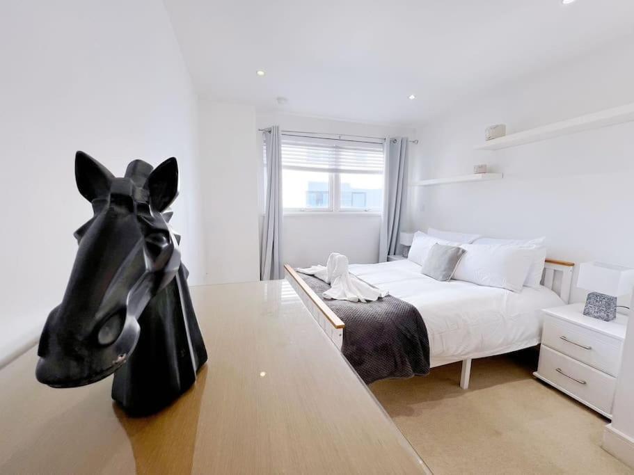 Stylish Seaview One-Bedroom Apt Swansea Kültér fotó